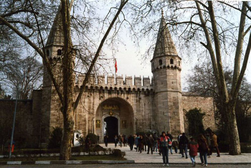 Las camisas mágicas del palacio Topkapi en Estambul Las camisas mágicas del palacio Topkapi en Estambul