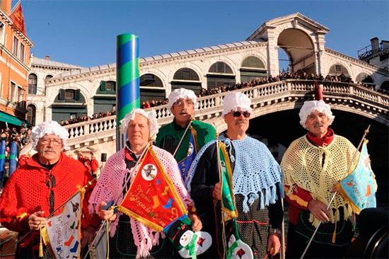 La Regata delle Befane en Venecia La Regata delle Befane en Venecia