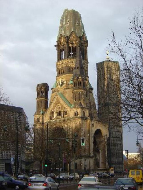 Las ruinas de la iglesia del Káiser Guillermo en Berlin
