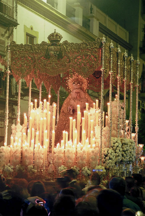 El espectáculo único de la Semana Santa El espectáculo único de la Semana Santa