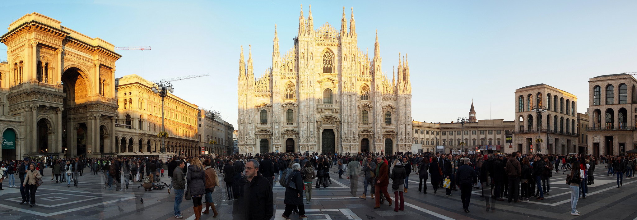 Galleria Vittorio Emanuele II  Duomo & San Babila, Milan