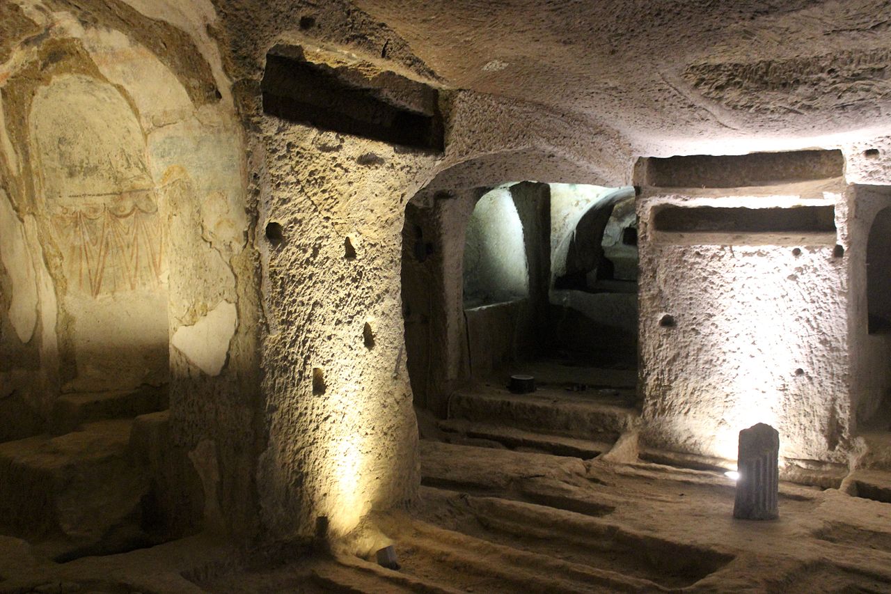 Catacumbas_de_San_Gennaro_02