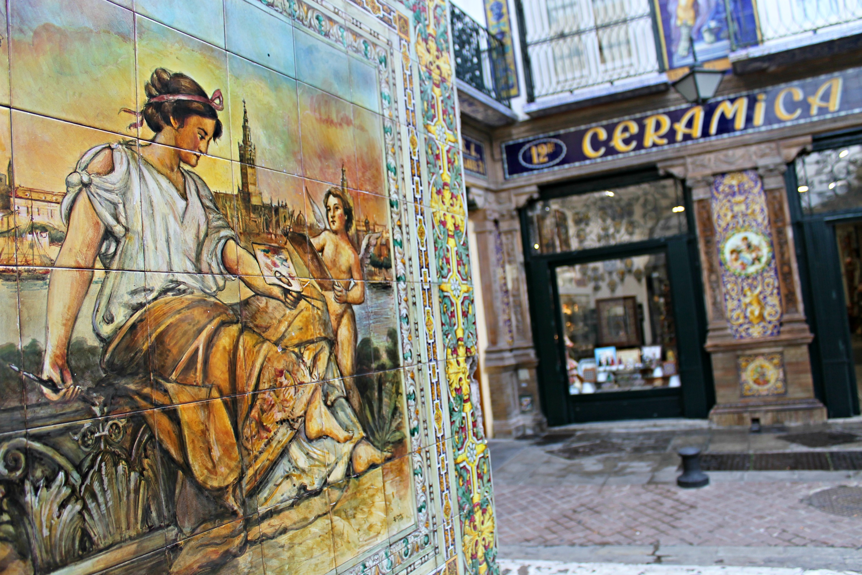 Cerámicas en las calles de Sevilla
